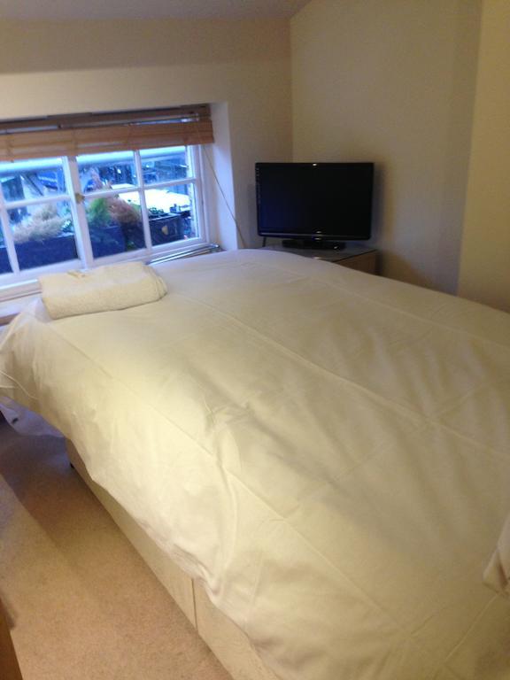 Lower Turks Head Hotel Manchester Room photo