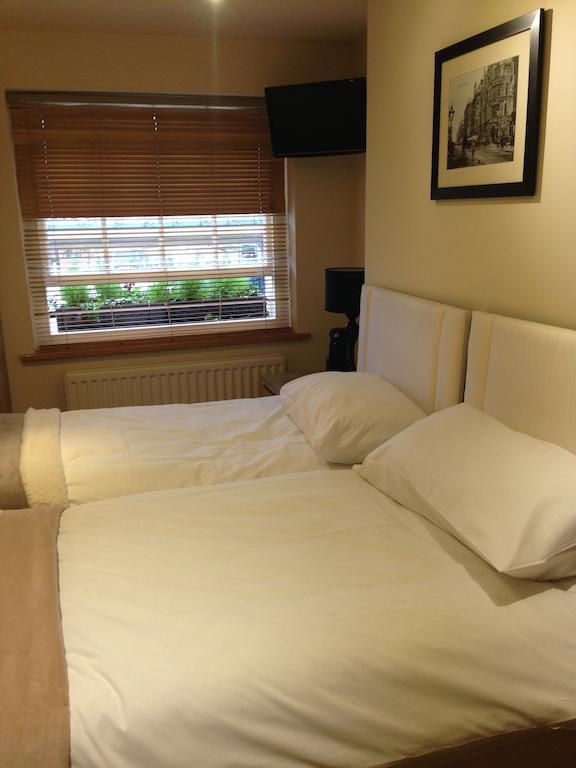 Lower Turks Head Hotel Manchester Room photo