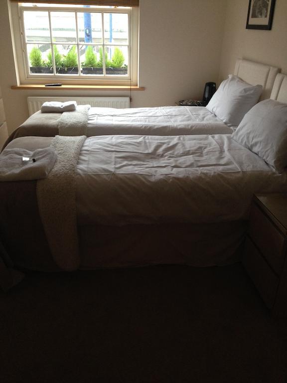 Lower Turks Head Hotel Manchester Room photo