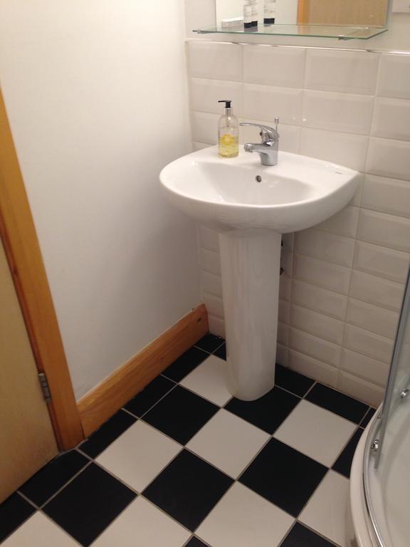 Lower Turks Head Hotel Manchester Room photo